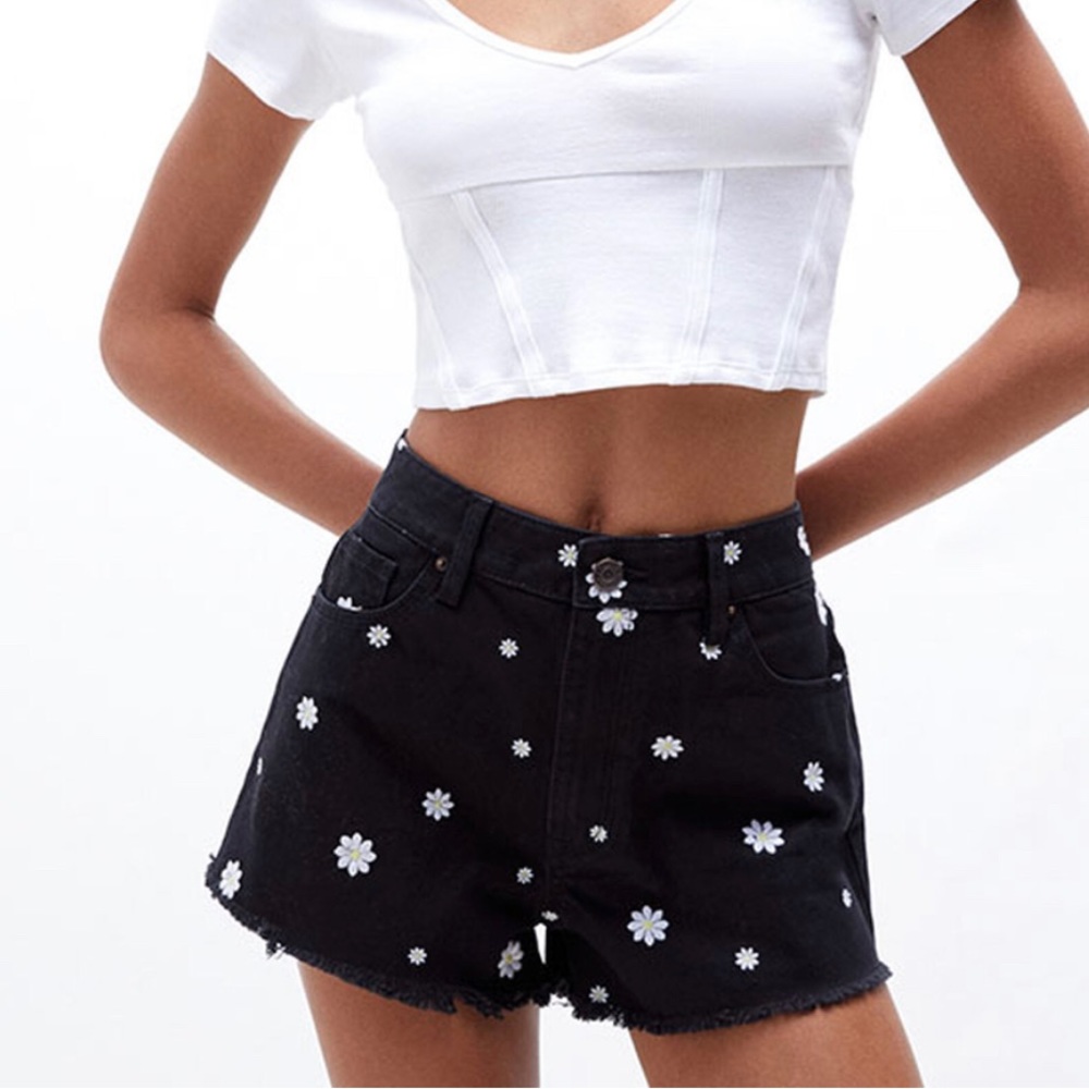 Pacsun daisy high rise shorts